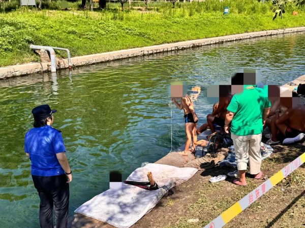 互盈在线 游客自制3米跳台？“松弛感”的户外亲水风险重重